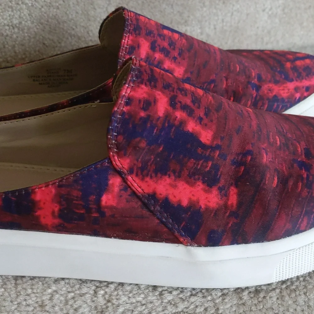 Logo Lori Goldstein Diane Printed Slip On Mule Sneaker 7M Red Blue - Picture 8 of 13